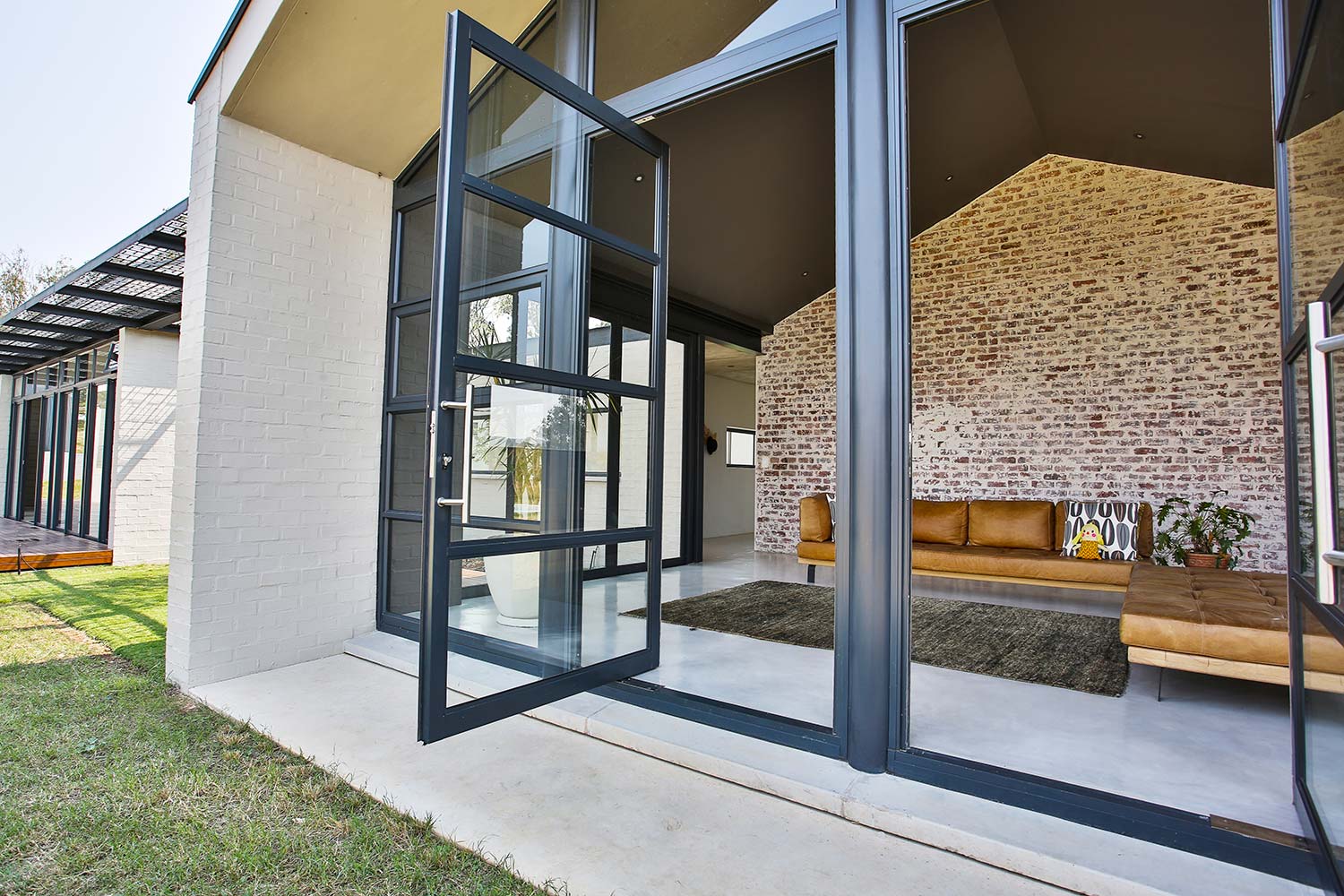 veld-architects-house-on-a-hill-190