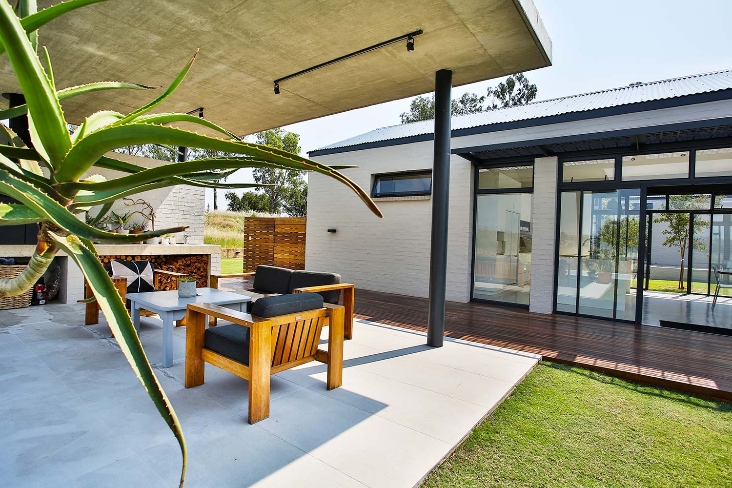 veld-architects-house-on-a-hill-216