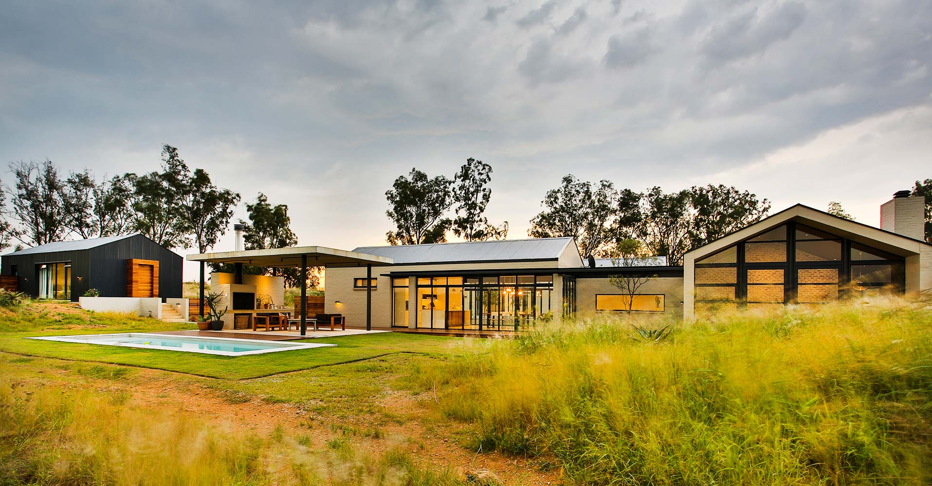 veld-architects-house-on-a-hill-244