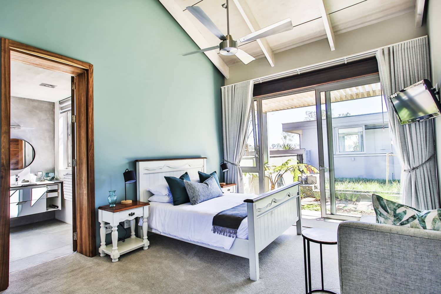 Veld Architects - Modern Established Farmhouse01