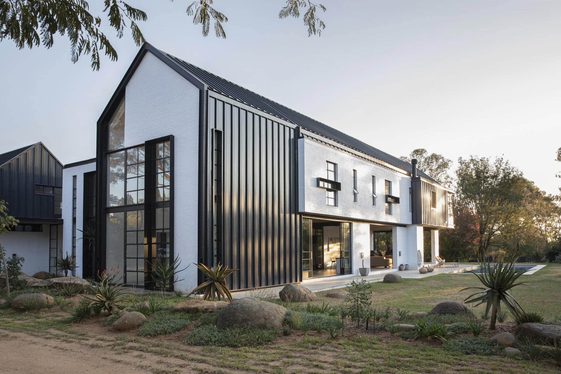 Veld-architects-Ebony-and-Ivory-08