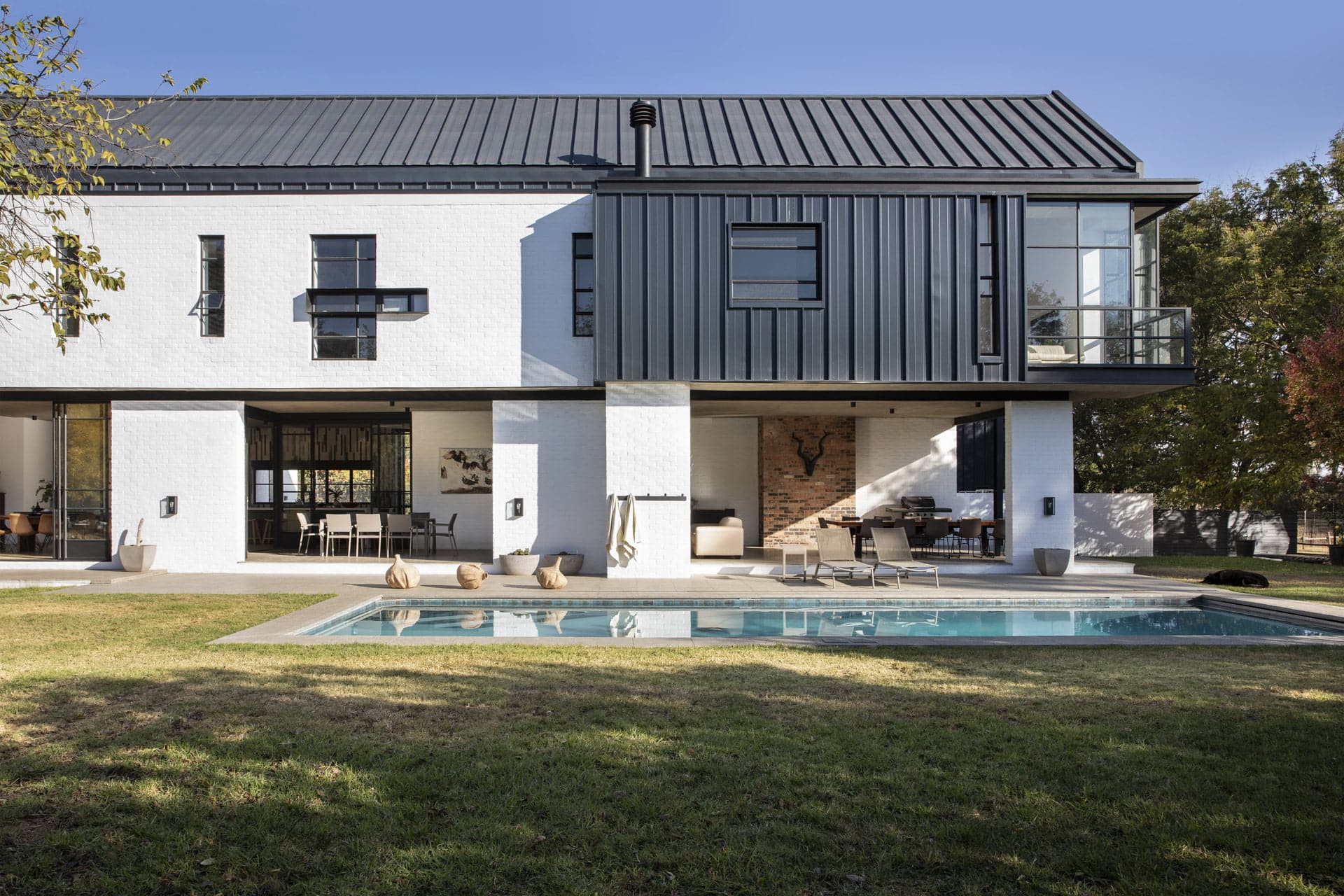 Veld-architects-Ebony-and-Ivory-13